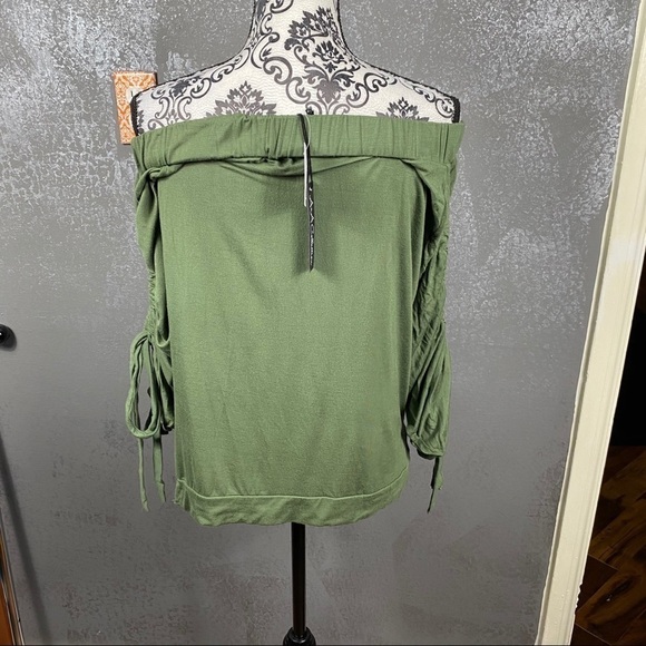 ALISON ANDREWS Off-the-shoulder Cinched-sleeve Top - Picture 9 of 11